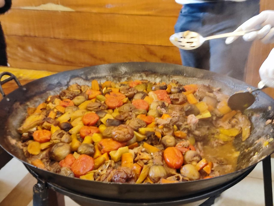 Sucesso: Convites esgotados para o tradicional almoço do Carneiro no Buraco em Campo Mourão