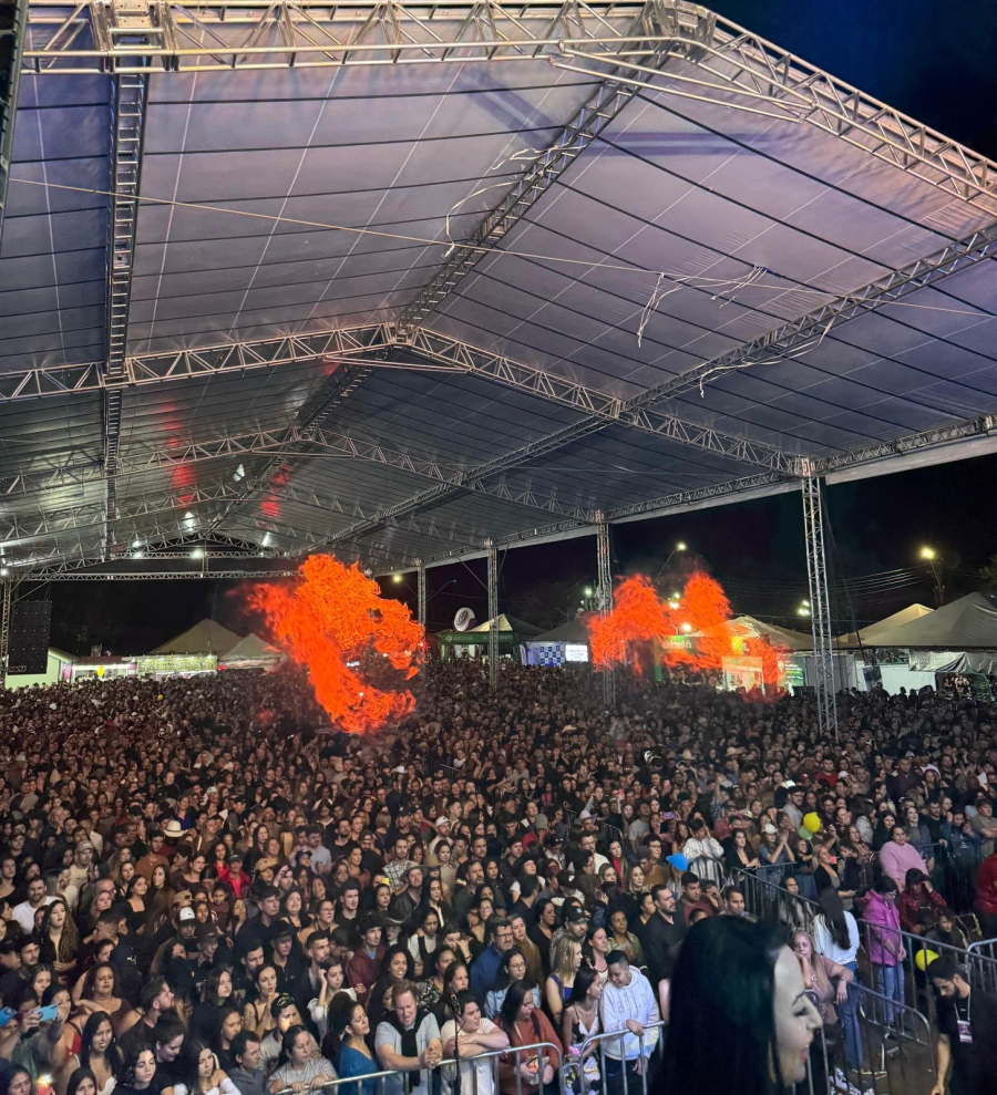Show de João Neto & Frederico bate recorde de público na 30ª Festa Nacional do Carneiro no Buraco